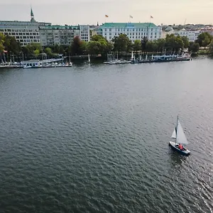 ***** Hotel Atlantic Hamburg, Autograph Collection Germania